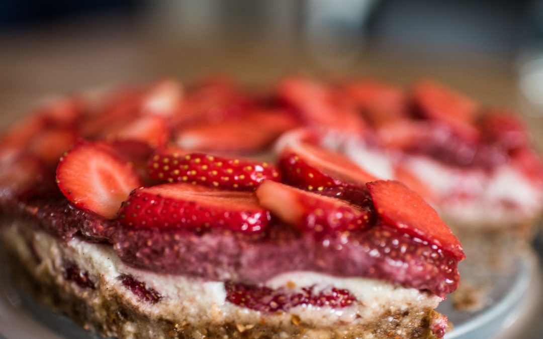 Recette printanière : Cheesecake cru aux fraises